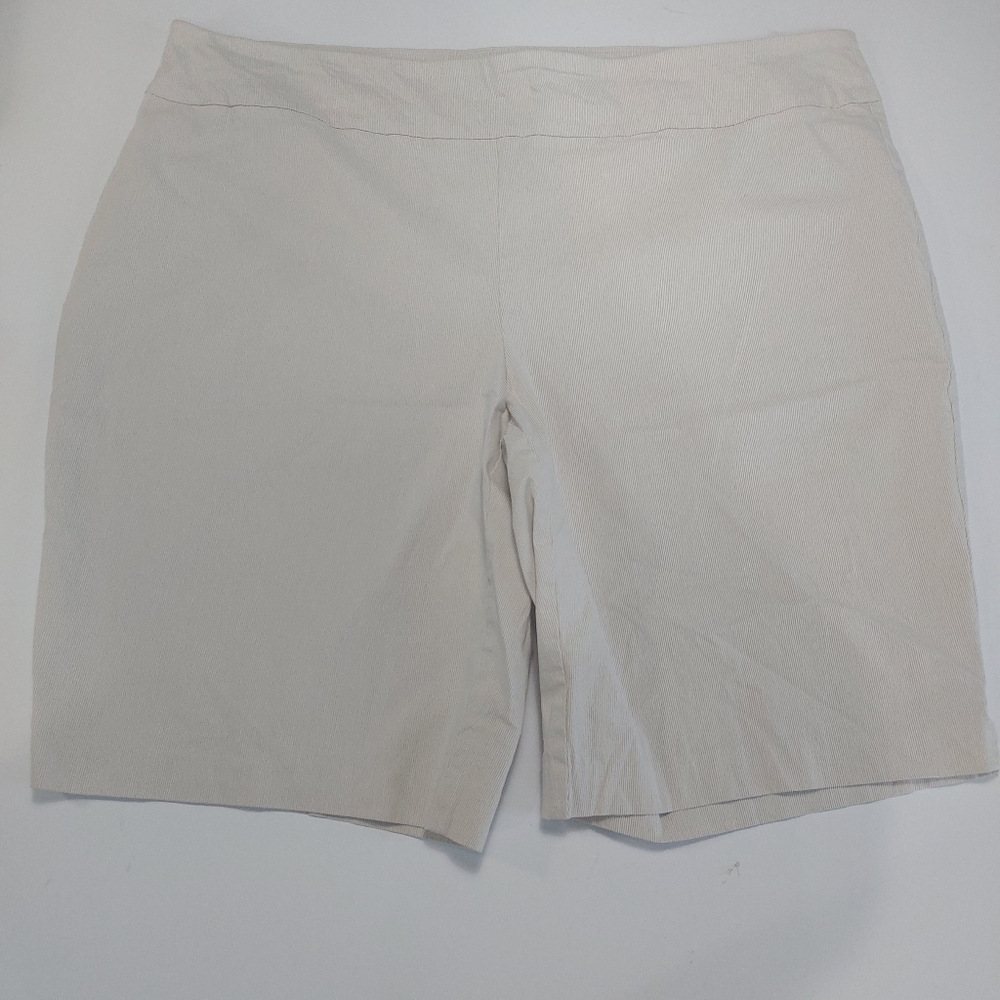ATTYRE, Women's Cream Shorts Plus Size 22W NWNT